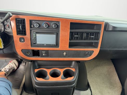 Used 2008 Chevrolet Express 3500 Extended w/ Power Package RWD image 16