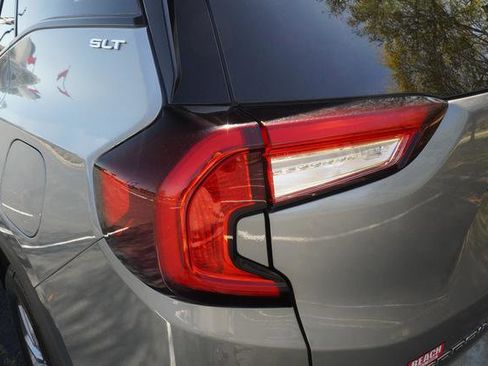 Used 2024 GMC Terrain SLT image 37