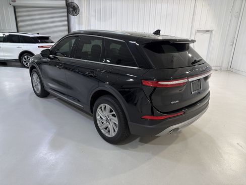 Used 2022 Lincoln Corsair FWD image 3