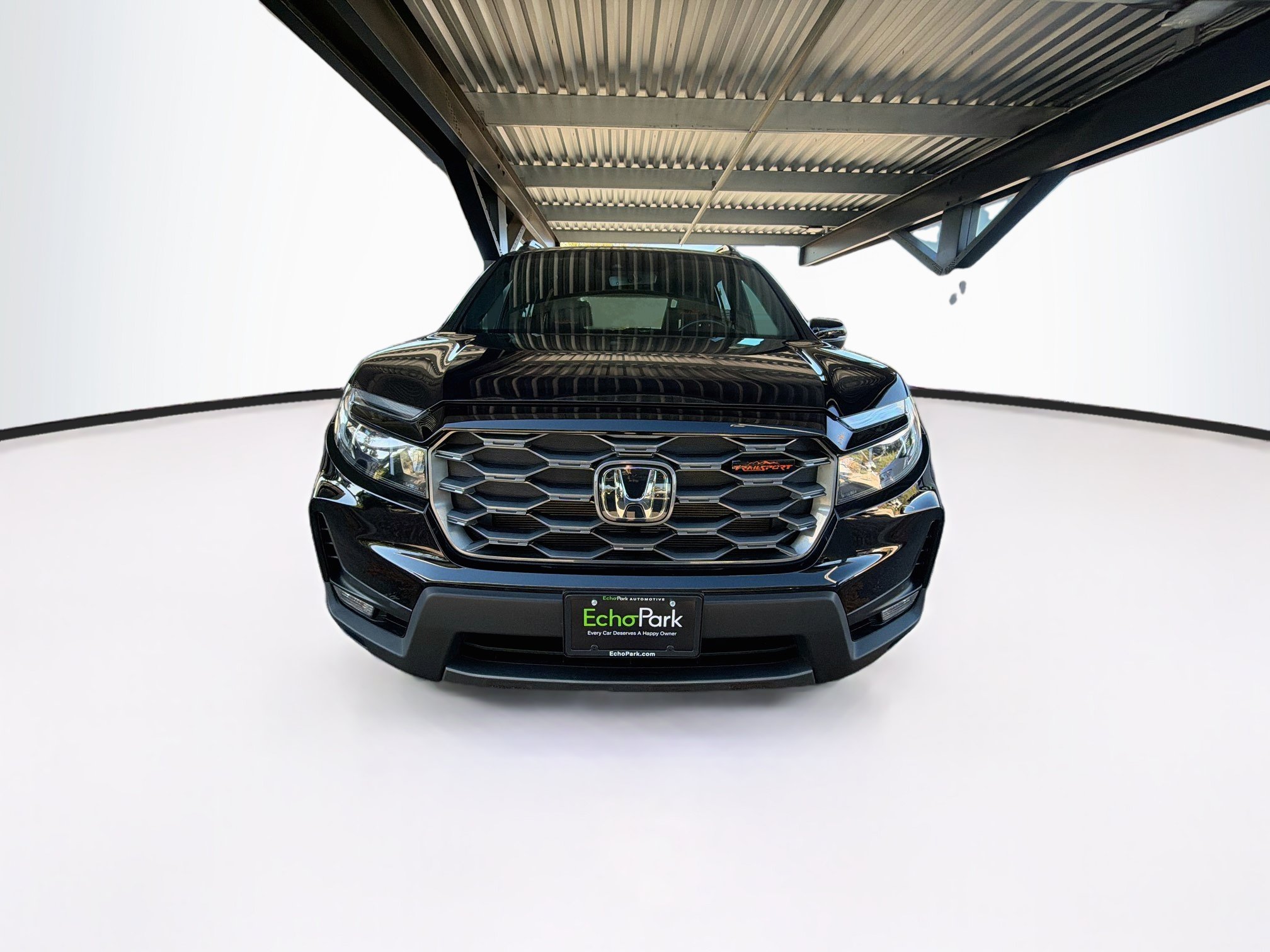 Used 2023 Honda Passport TrailSport image 2