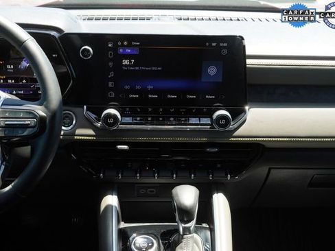 Used 2023 Chevrolet Colorado ZR2 w/ ZR2 Convenience Package III image 13