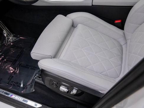 Used 2025 BMW X5 M60i image 16