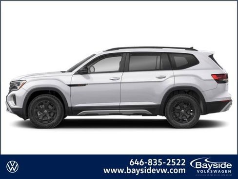 New 2026 Volkswagen Atlas Peak Edition image 4