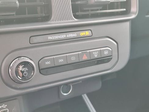 New 2025 Ford Maverick XL w/ Equipment Group 101A image 31