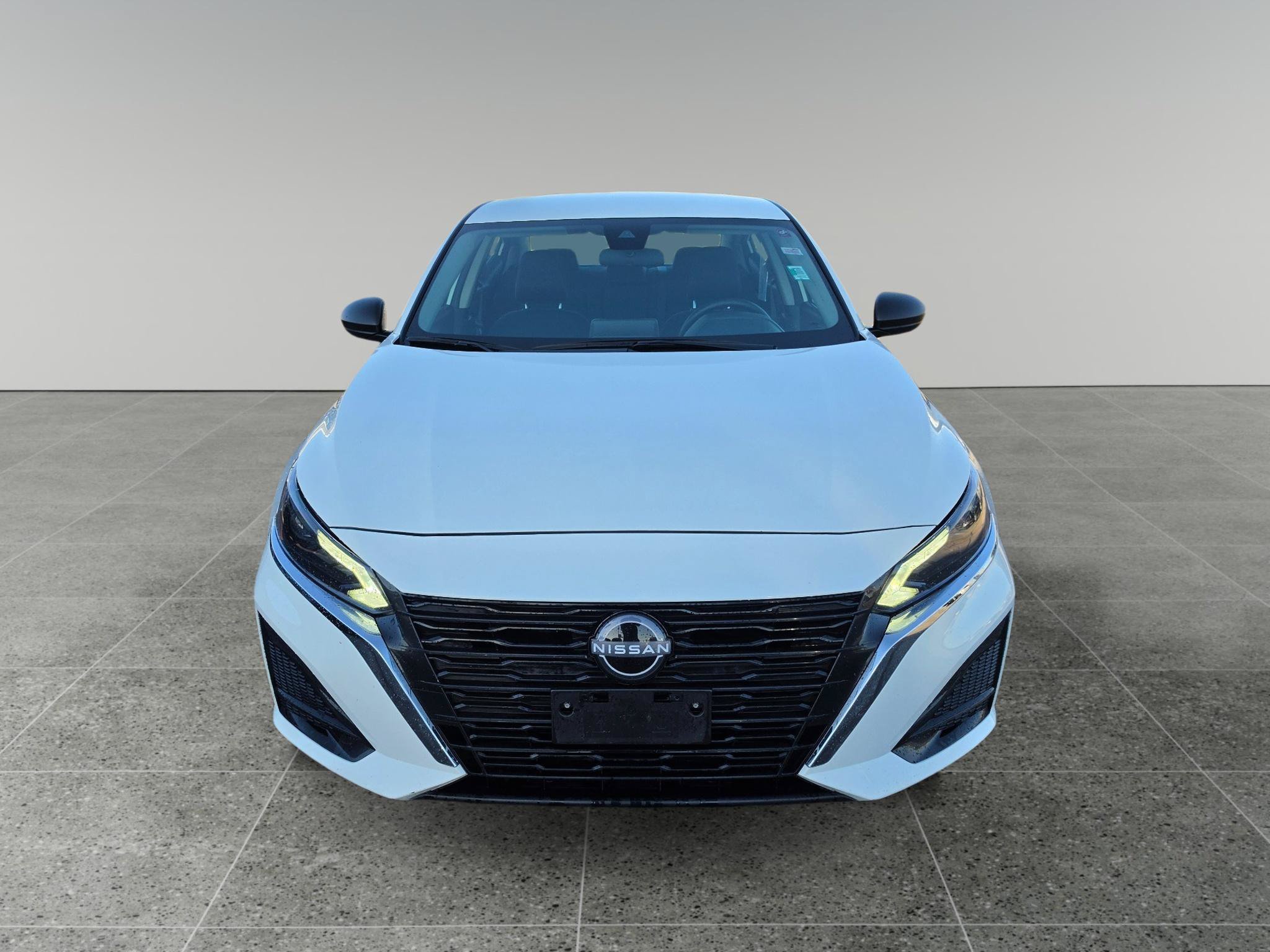 Used 2025 Nissan Altima 2.5 SV AWD/4WD image 9