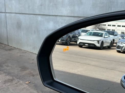 Used 2025 Volkswagen Taos S image 18