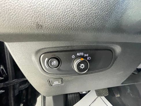 Used 2024 GMC Terrain SLE AWD/4WD image 13
