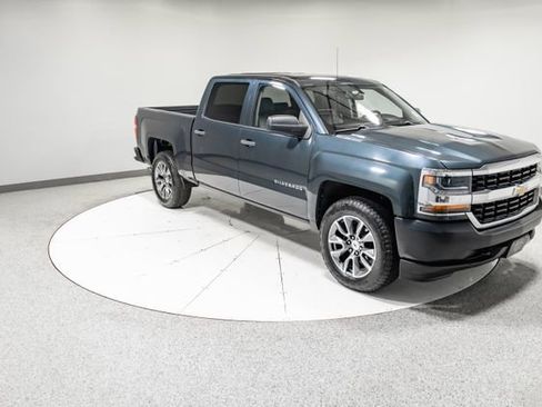 Used 2018 Chevrolet Silverado 1500 W/T AWD/4WD image 27