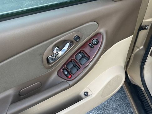 Used 2006 Chevrolet Malibu LT FWD image 11