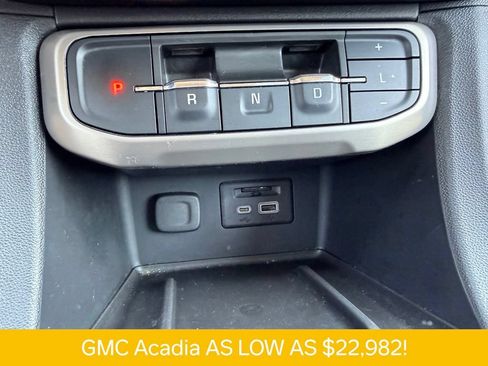 Used 2020 GMC Acadia Denali w/ Technology Package FWD image 16
