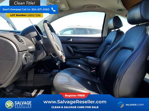 Used 2010 Volkswagen Beetle Coupe FWD image 9