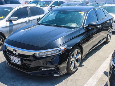 Used 2018 Honda Accord Touring image 6
