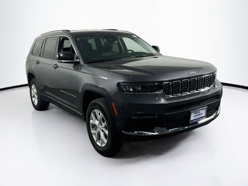 Used 2023 Jeep Grand Cherokee L Limited AWD/4WD image 3