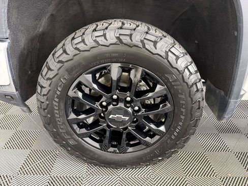 Used 2024 Chevrolet Silverado 2500 LTZ w/ LTZ Convenience Package AWD/4WD image 9