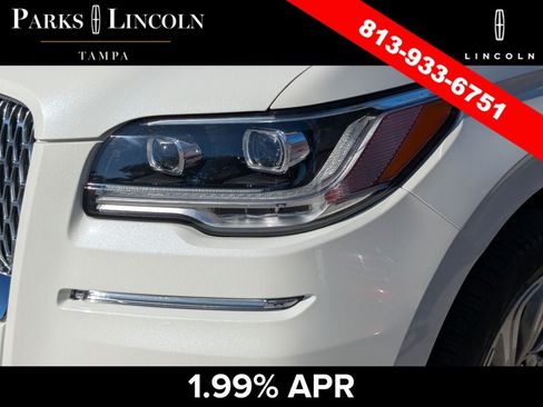 Used 2024 Lincoln Navigator Premiere AWD/4WD image 11