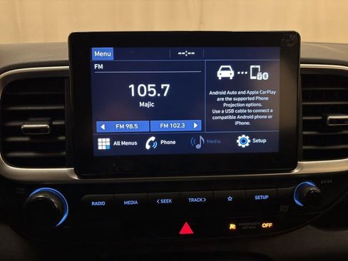 Used 2020 Hyundai Venue SEL image 17