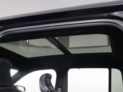 Used 2023 Jeep Grand Cherokee Overland w/ Advanced Protech Group III image 21