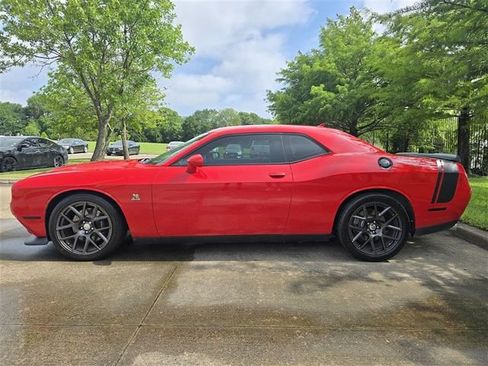 Used 2016 Dodge Challenger R/T Scat Pack RWD image 3