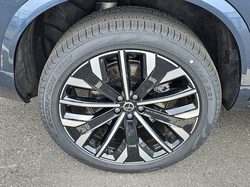 New 2026 Volvo XC90 B5 Plus image 7