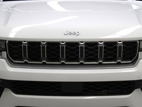 New 2026 Jeep Grand Cherokee Limited image 34