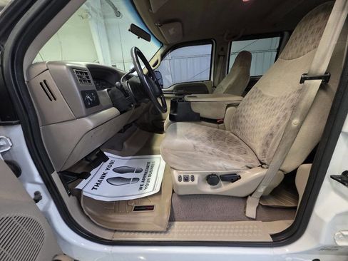 Used 2000 Ford F350 XLT image 19