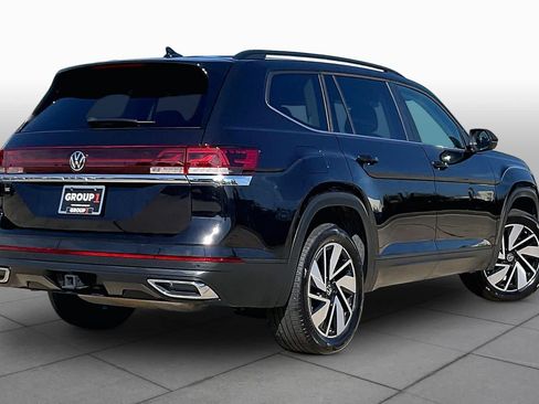 Used 2025 Volkswagen Atlas SE FWD image 12