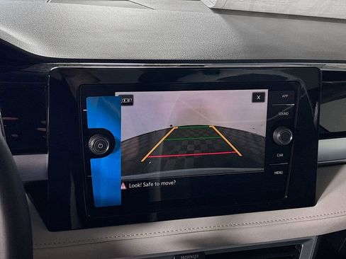 New 2025 Volkswagen Taos SE image 16