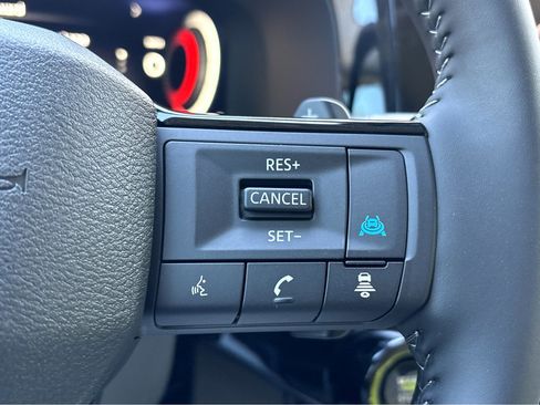 New 2026 Nissan Pathfinder SL image 18