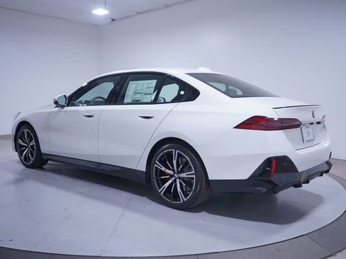 New 2026 BMW 530i w/ M Sport Package RWD image 3