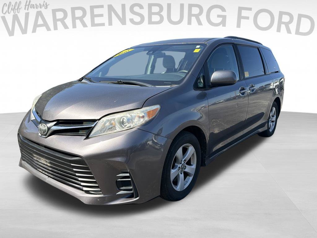 Used 2019 Toyota Sienna LE FWD image 3