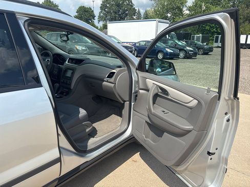 Used 2015 Chevrolet Traverse LS AWD/4WD image 15
