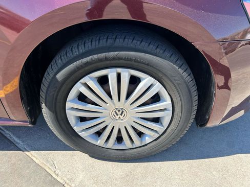 Used 2014 Volkswagen Passat 1.8T S image 36