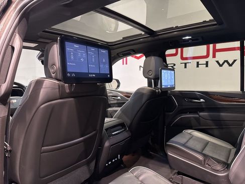 Used 2021 Cadillac Escalade ESV Premium Luxury AWD/4WD image 36