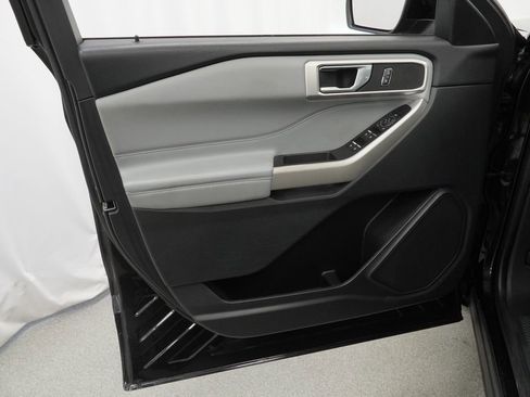 Used 2022 Ford Explorer XLT w/ Equipment Group 202A image 45