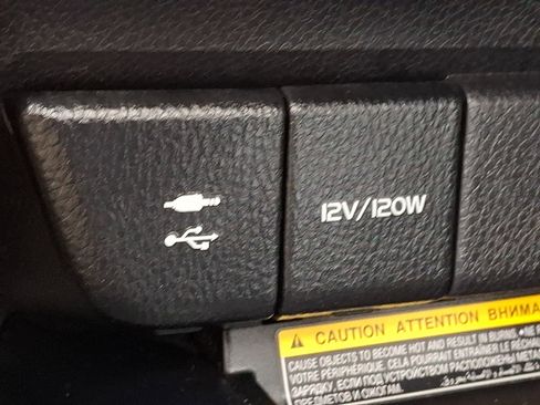 Used 2019 Toyota Camry XLE w/ Navigation Package image 25