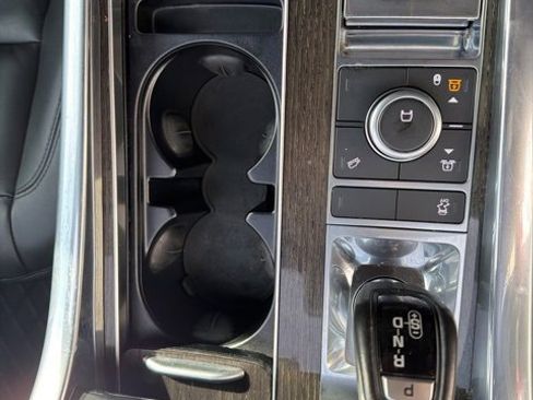 Used 2020 Land Rover Range Rover Sport SE image 15