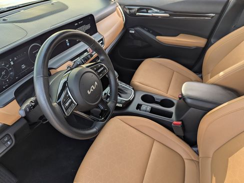 Certified 2024 Kia Seltos SX w/ SX Sunroof Package image 19