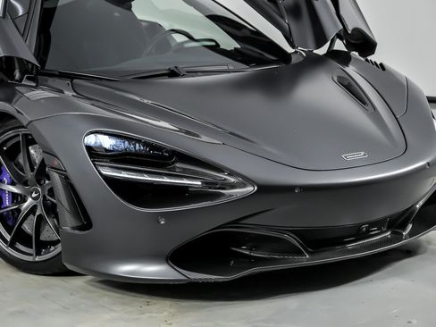Used 2019 McLaren 720S RWD image 3