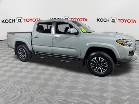 Used 2023 Toyota Tacoma TRD Sport AWD/4WD image 4