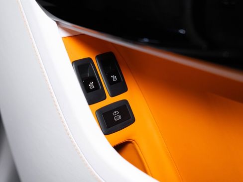 Used 2023 Rolls-Royce Cullinan w/ Cullinan Package image 36