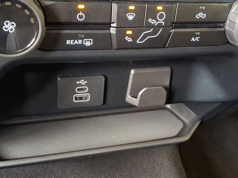 Used 2025 Ford F150 XL AWD/4WD image 19