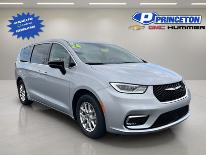 Used 2024 Chrysler Pacifica Touring-L