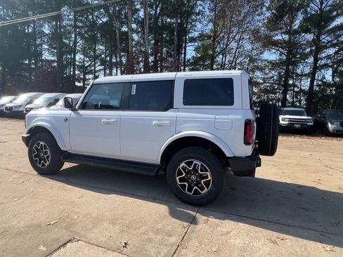 New 2025 Ford Bronco Outer Banks image 4
