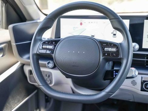 Used 2025 Hyundai Ioniq 6 SEL image 17