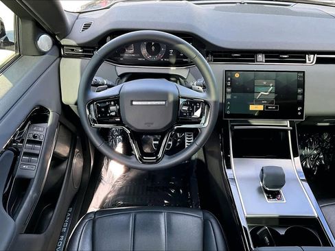 Used 2024 Land Rover Range Rover Evoque Dynamic SE image 9