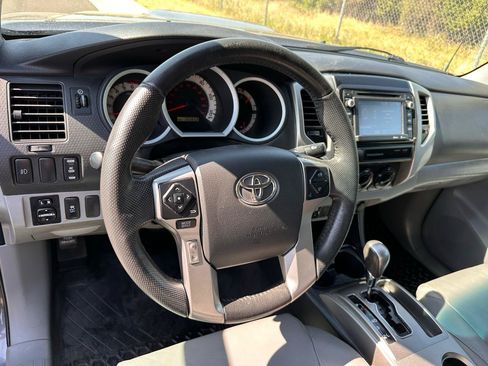 Used 2015 Toyota Tacoma 4x4 Double Cab image 12