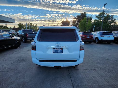 Used 2019 Toyota 4Runner SR5 Premium w/ Convenience Package RWD image 5