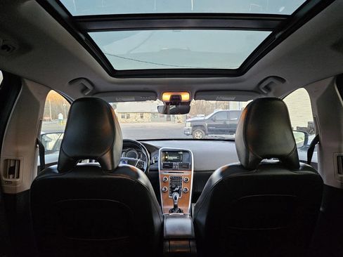 Used 2017 Volvo XC60 T6 Inscription w/ Preferred Option Package image 16