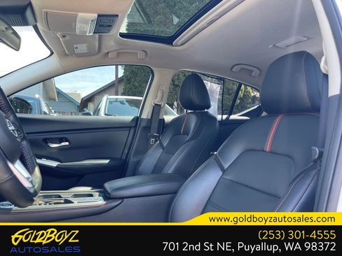 Used 2024 Nissan Sentra SR w/ SR Premium Package FWD image 12
