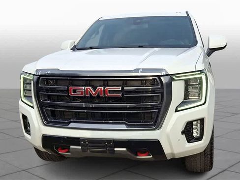 Used 2022 GMC Yukon AT4 image 3